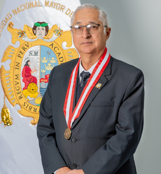 Dr. Fernando Carcelén Cáceres