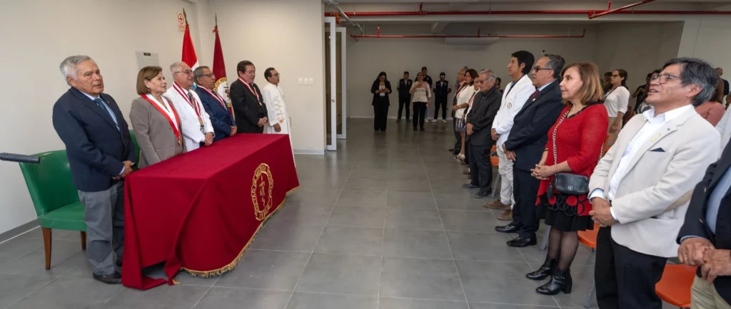 San Marcos hacia la autogestión: Rectora Jeri Ramón inaugura posgrado de Veterinaria y anuncia producción propia de alimentos