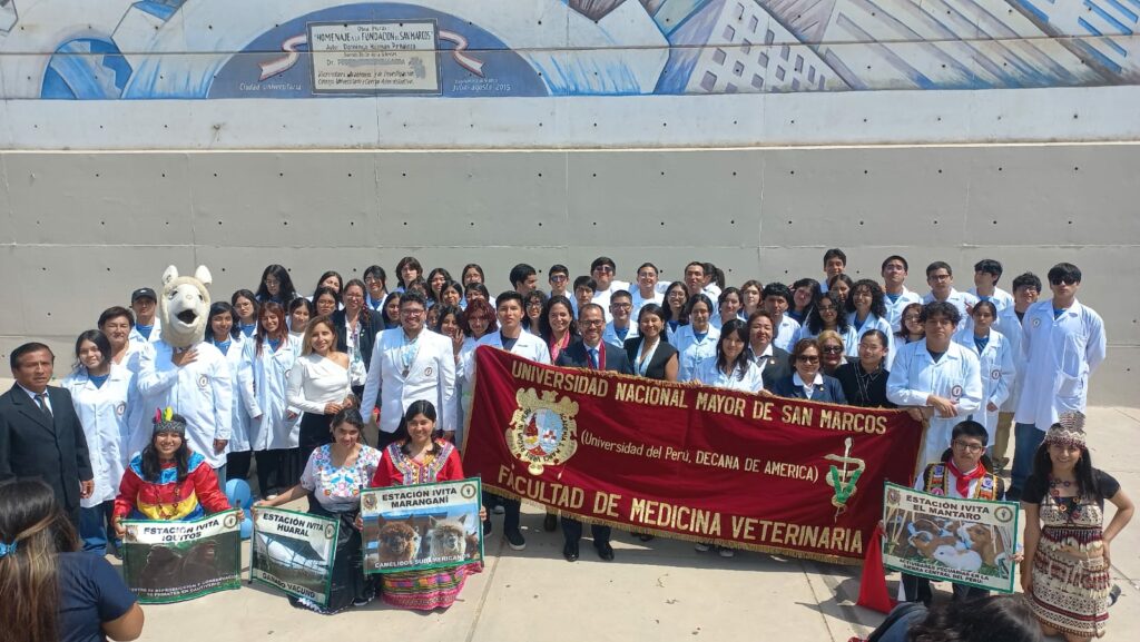 La Facultad de Medicina Veterinaria presente en el desfile por el 475.º aniversario de San Marcos